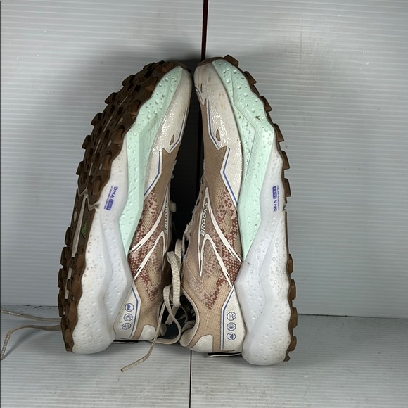 Brooks Caldera 7 women’s 7.5B great trail shoe S8 - Picture 5 of 7
